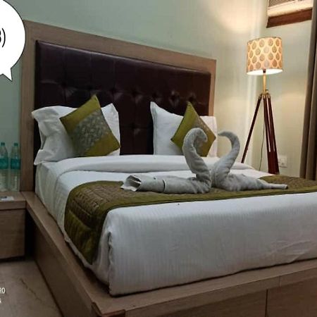 Oyo 74401 Aster Garden Suites Dillí Exteriér fotografie