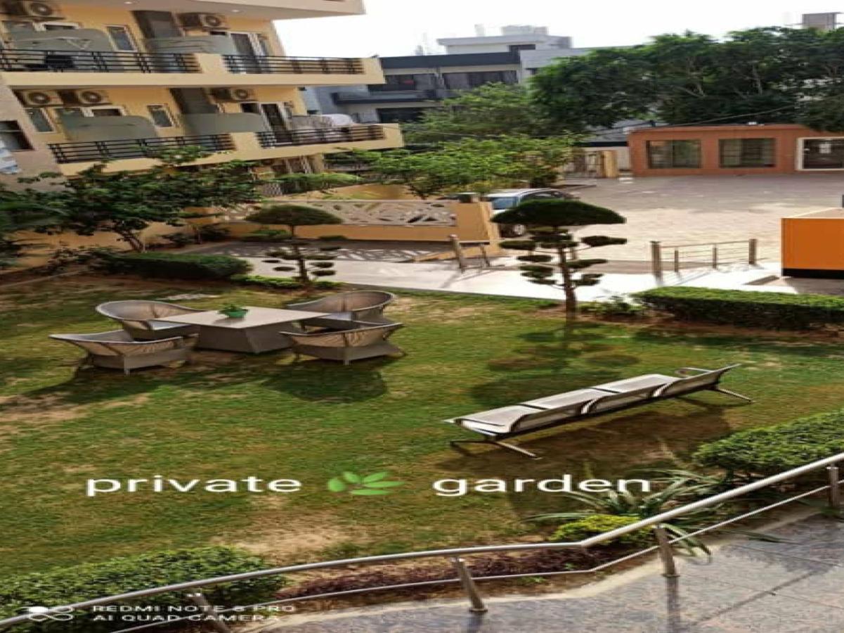 Oyo 74401 Aster Garden Suites Dillí Exteriér fotografie